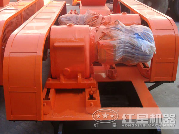 河南紅星對(duì)輥破碎機(jī)廠(chǎng)家一角