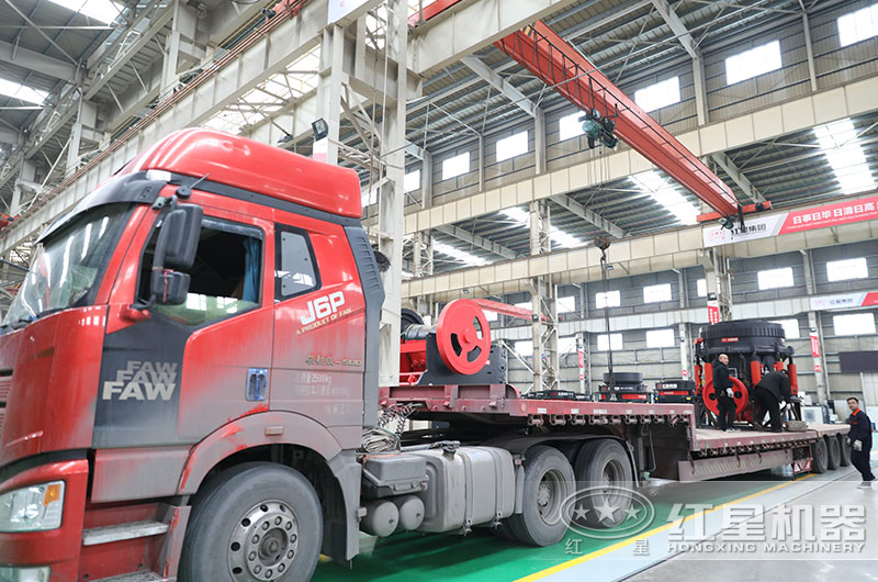 設(shè)備裝車(chē)發(fā)貨中