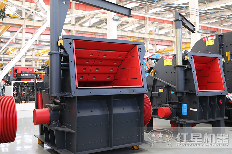 反擊式碎石機(jī)圖片