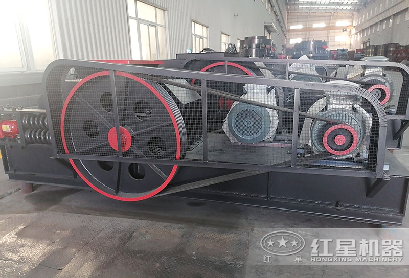 對輥制砂機(jī)車間實(shí)拍