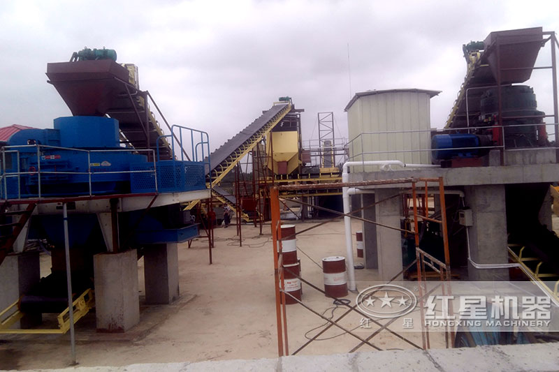 紅星柴油機(jī)石頭制砂現(xiàn)場
