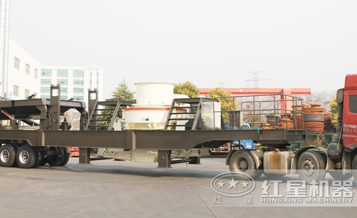 輪胎裝置下的大型車載式制砂機(jī)