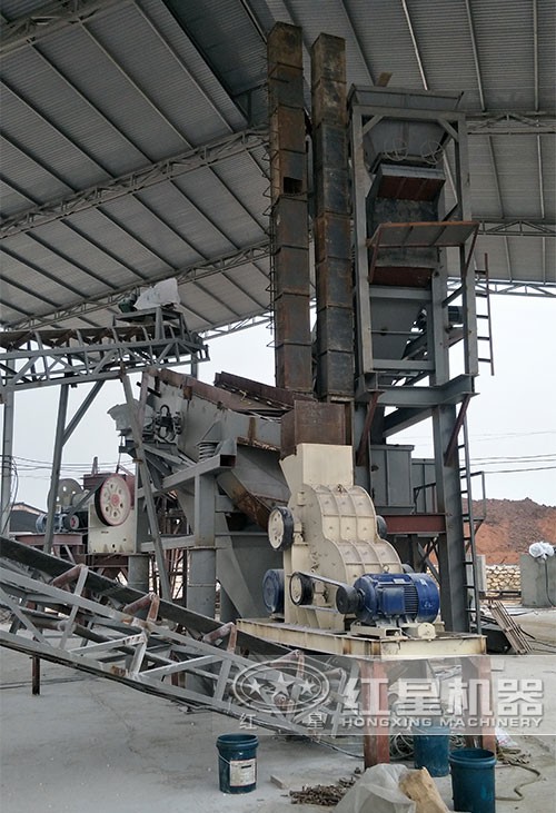 爐灰渣子粉碎機(jī)現(xiàn)場