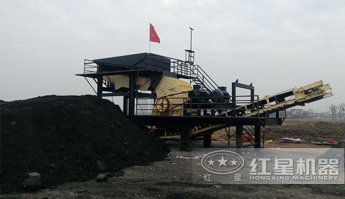 移動破碎機（碎石機）生產(chǎn)現(xiàn)場