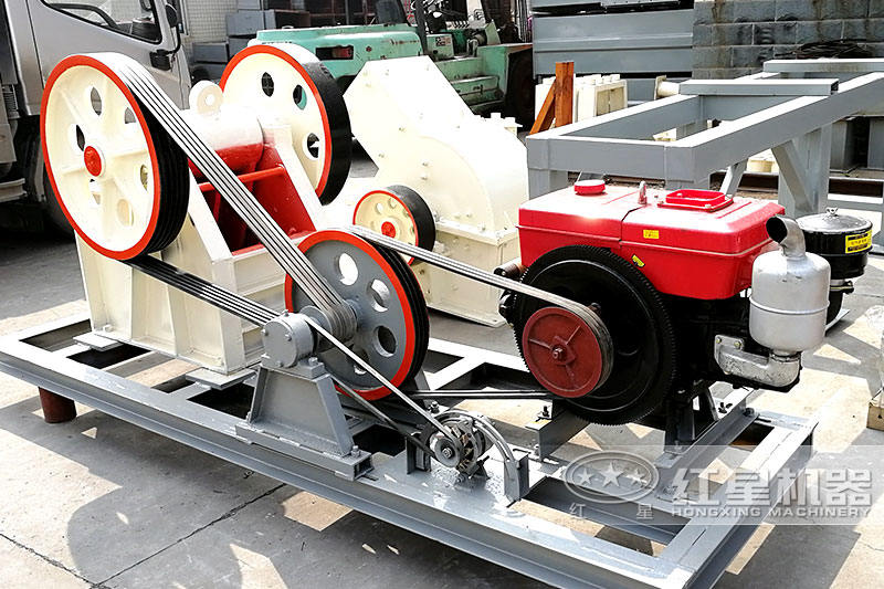 小型柴油動力錘式破碎機(jī)