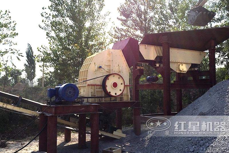 石頭破碎現(xiàn)場(chǎng)，配置重錘破