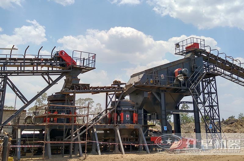 時(shí)產(chǎn)200噸碎石制砂現(xiàn)場(chǎng)