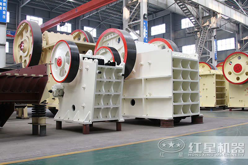 石英砂破碎機(jī)種類多，型號(hào)全，什么價(jià)位都有