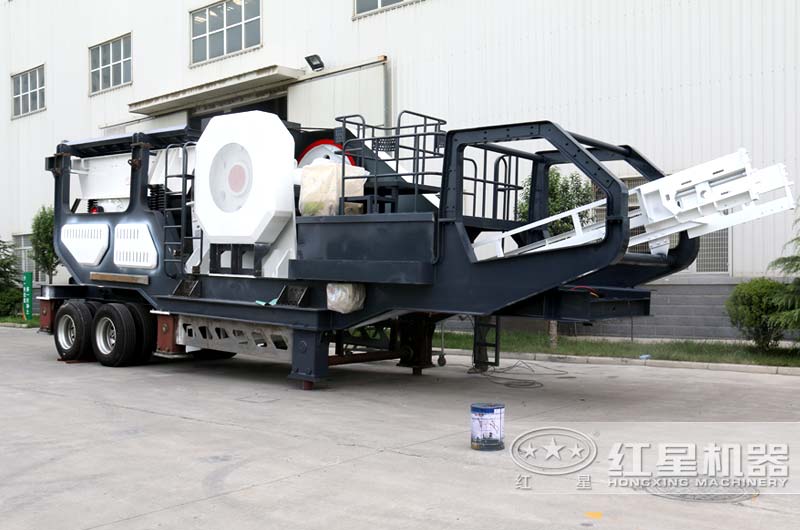 移動(dòng)顎式破碎機(jī)，如上圖